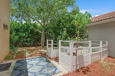 6933 Desert Inn Terrace Lake Worth FL 33463