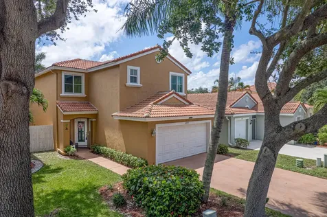 6933 Desert Inn Terrace Lake Worth FL 33463