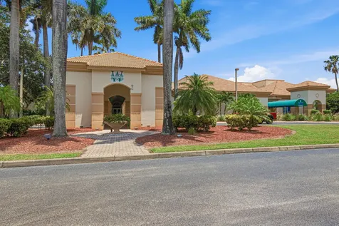 6933 Desert Inn Terrace Lake Worth FL 33463
