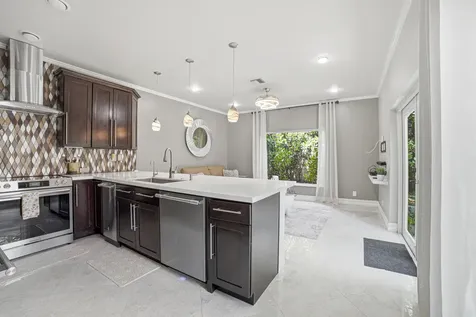 6933 Desert Inn Terrace Lake Worth FL 33463