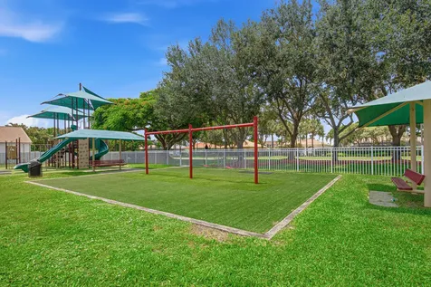 6933 Desert Inn Terrace Lake Worth FL 33463