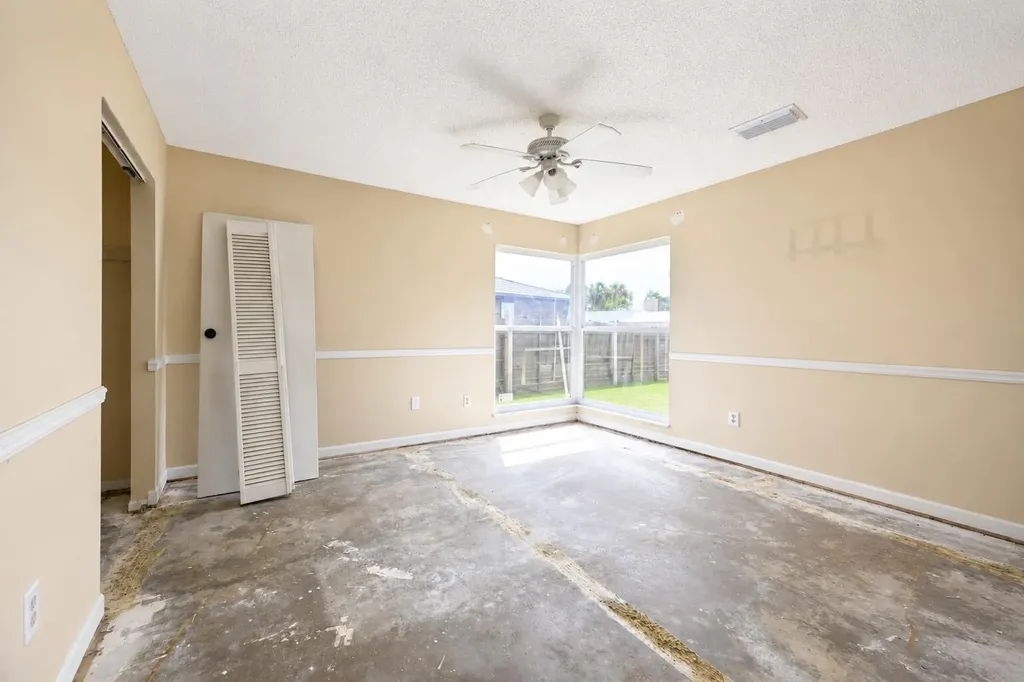 392 SE Crosspoint Drive Port St Lucie FL 34983