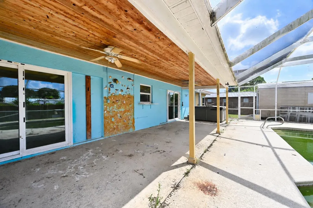 392 SE Crosspoint Drive Port St Lucie FL 34983