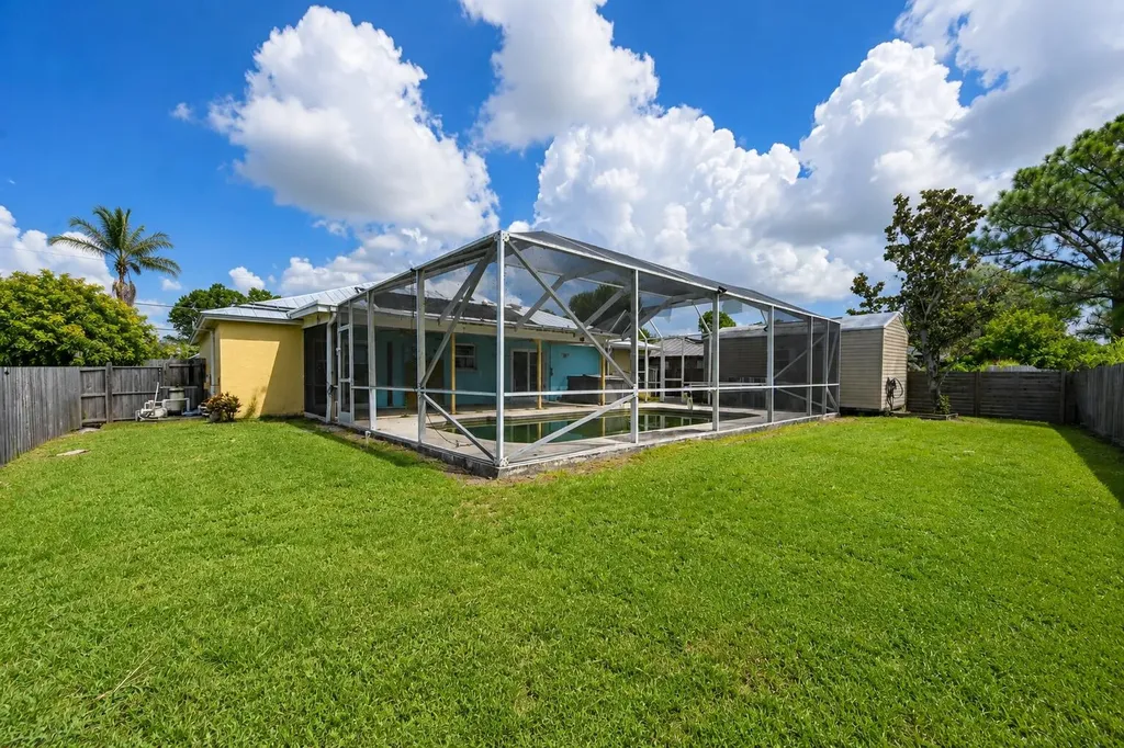 392 SE Crosspoint Drive Port St Lucie FL 34983