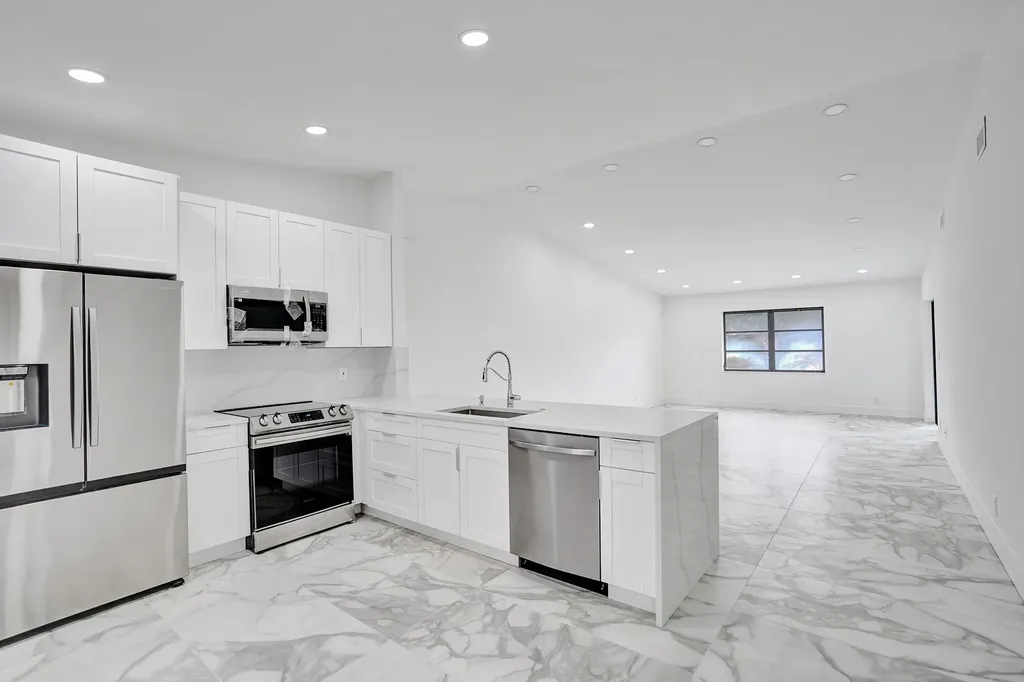 6128 Kings Gate Circle Delray Beach FL 33484