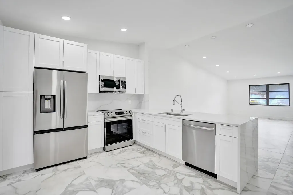 6128 Kings Gate Circle Delray Beach FL 33484