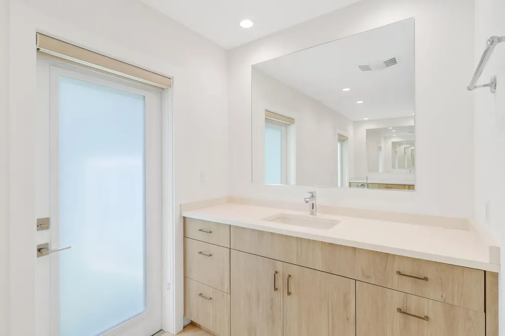 1386 S Atlantic Drive Lantana FL 33462