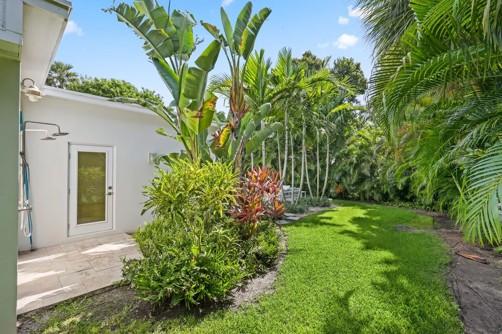 1386 S Atlantic Drive Lantana FL 33462