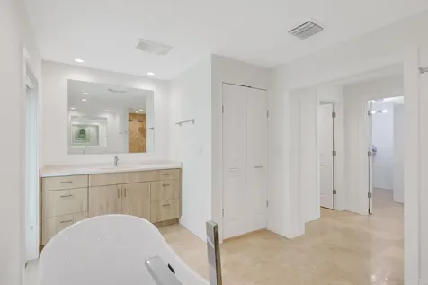 1386 S Atlantic Drive Lantana FL 33462