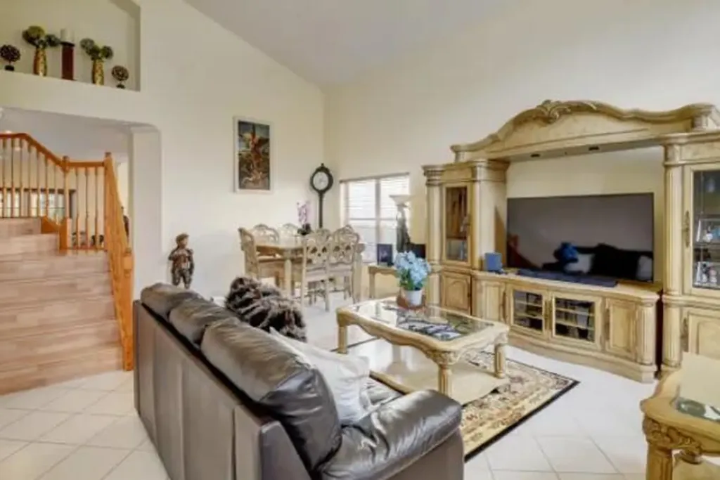 10885 La Salinas Circle Boca Raton FL 33428