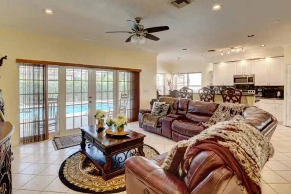 10885 La Salinas Circle Boca Raton FL 33428