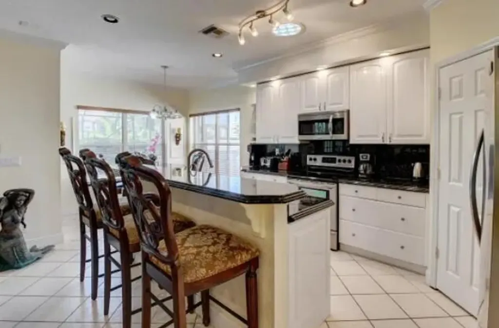 10885 La Salinas Circle Boca Raton FL 33428