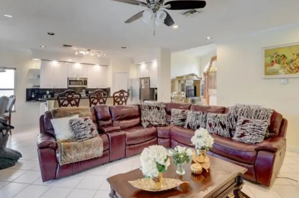 10885 La Salinas Circle Boca Raton FL 33428