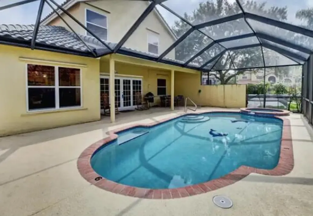 10885 La Salinas Circle Boca Raton FL 33428