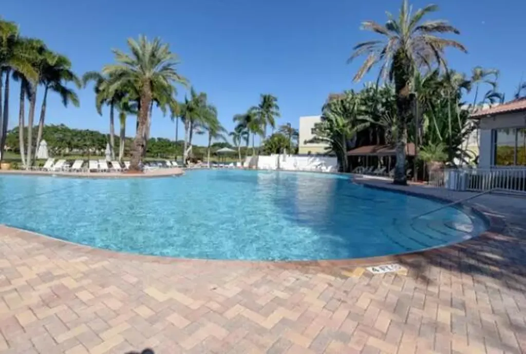 10885 La Salinas Circle Boca Raton FL 33428