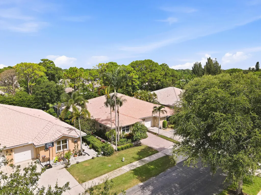 368 W Coral Trace Circle Delray Beach FL 33445