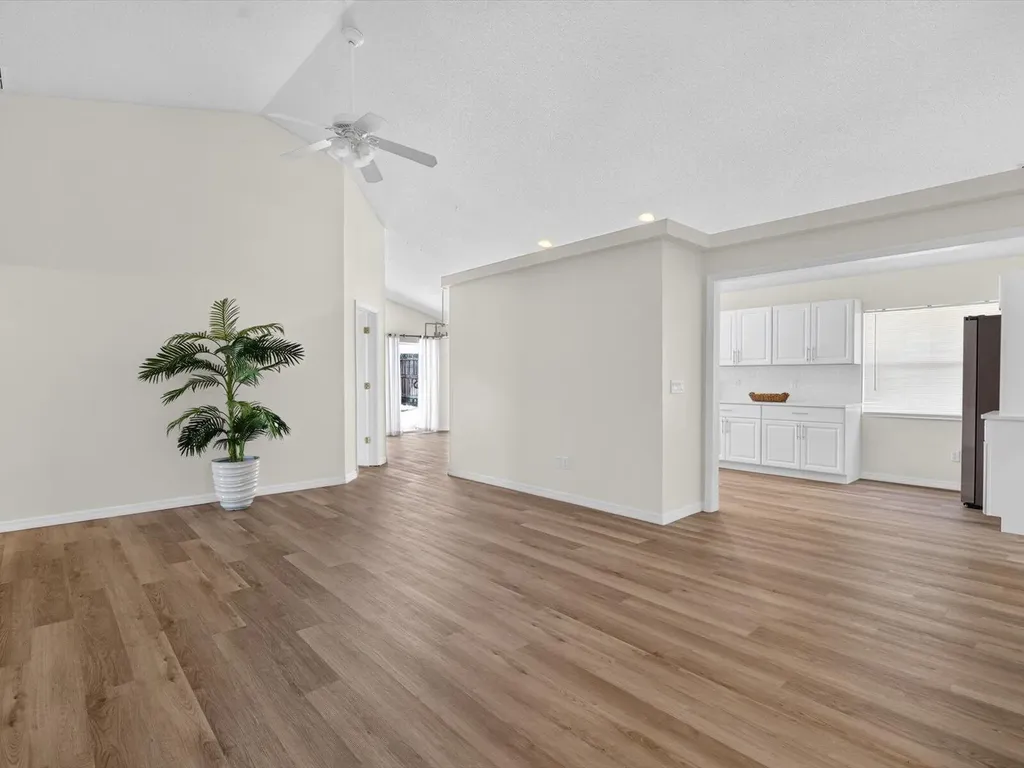 459 Halstead Drive Davenport FL 33897