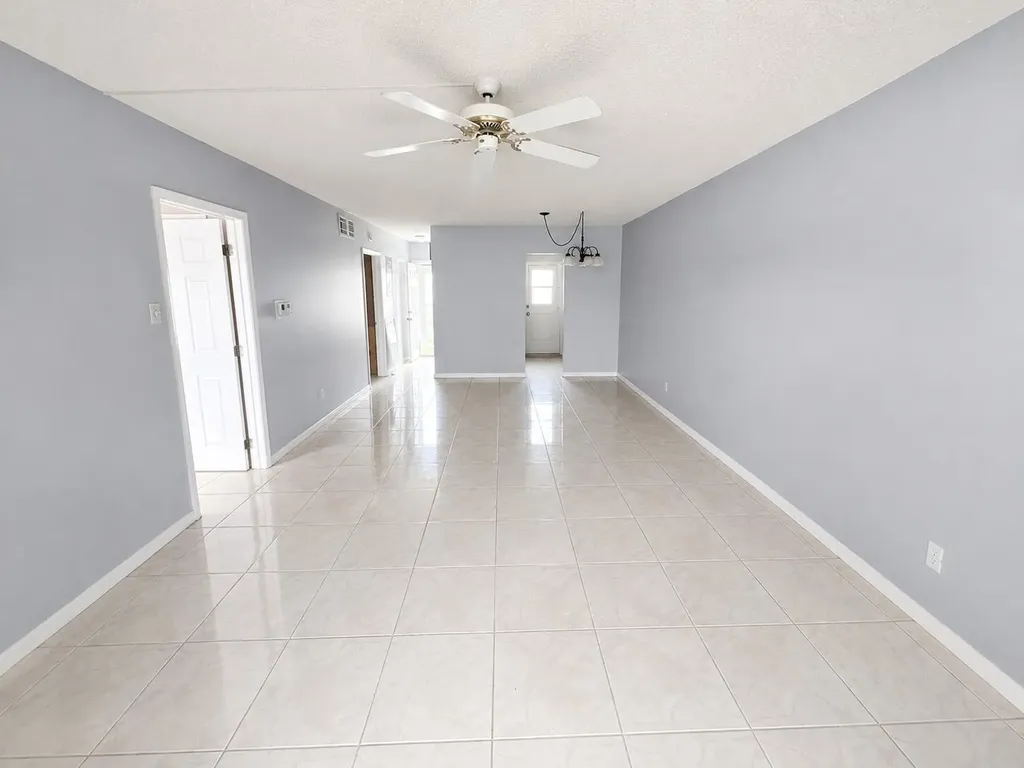 1114 Lake Terrace Boynton Beach FL 33426