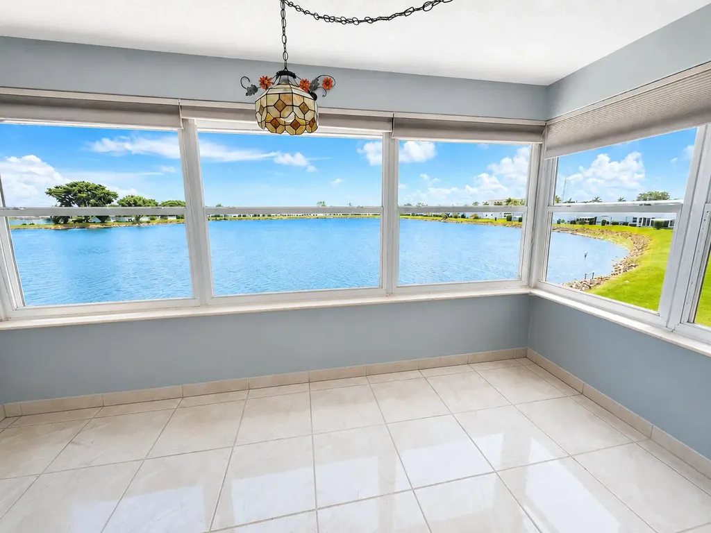 1114 Lake Terrace Boynton Beach FL 33426