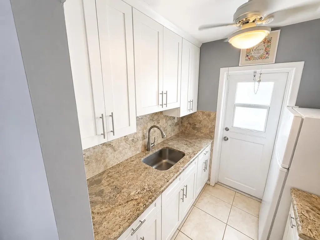 1114 Lake Terrace Boynton Beach FL 33426