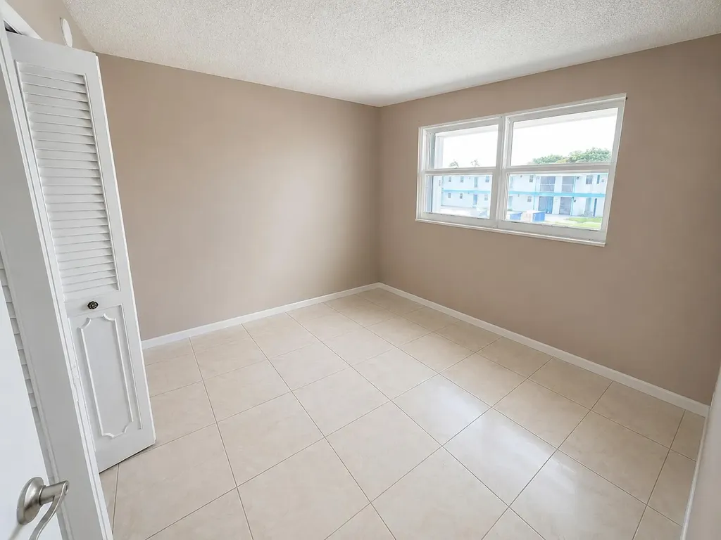 1114 Lake Terrace Boynton Beach FL 33426