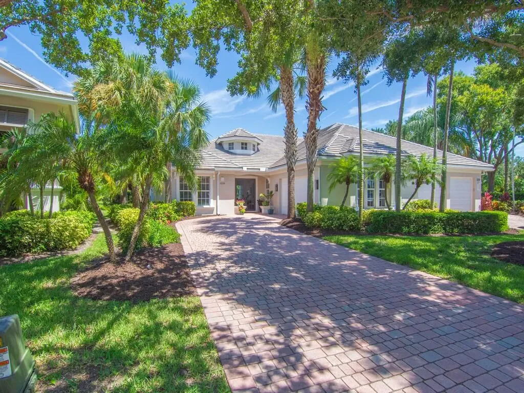 2229 Falls Circle Vero Beach FL 32967