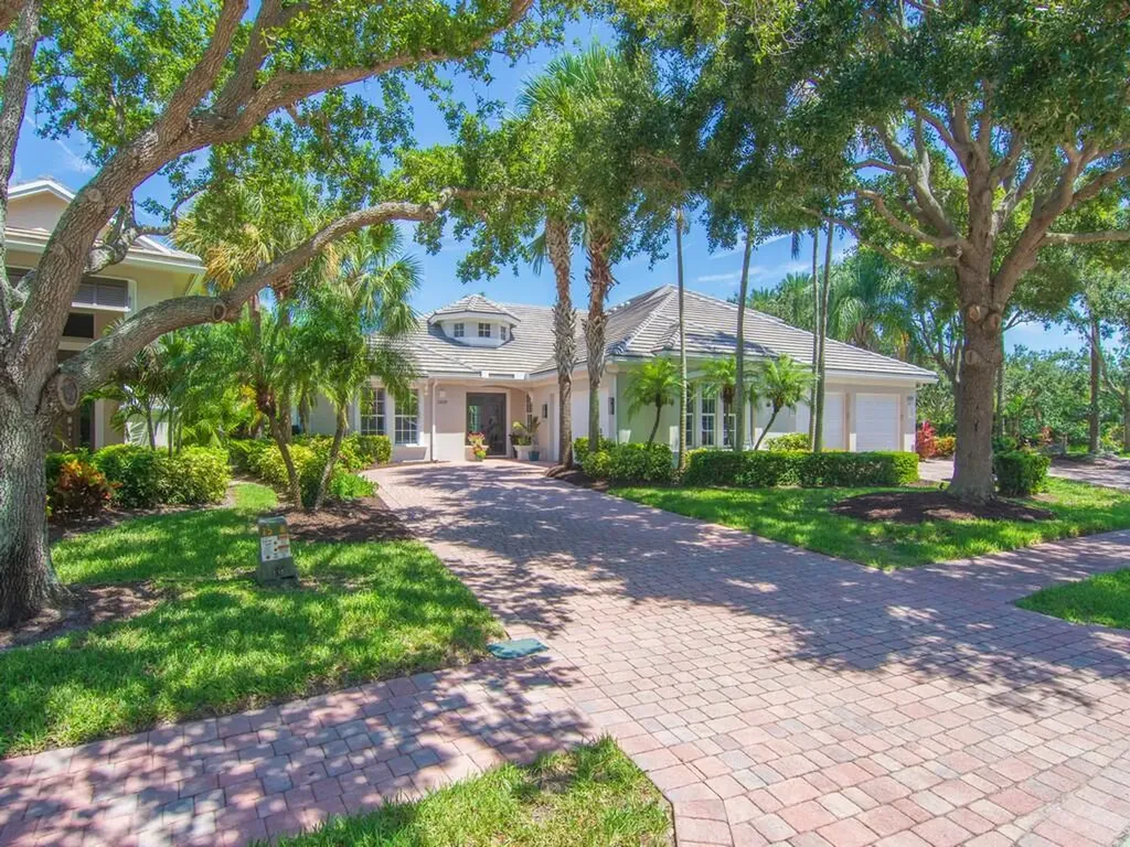 2229 Falls Circle Vero Beach FL 32967