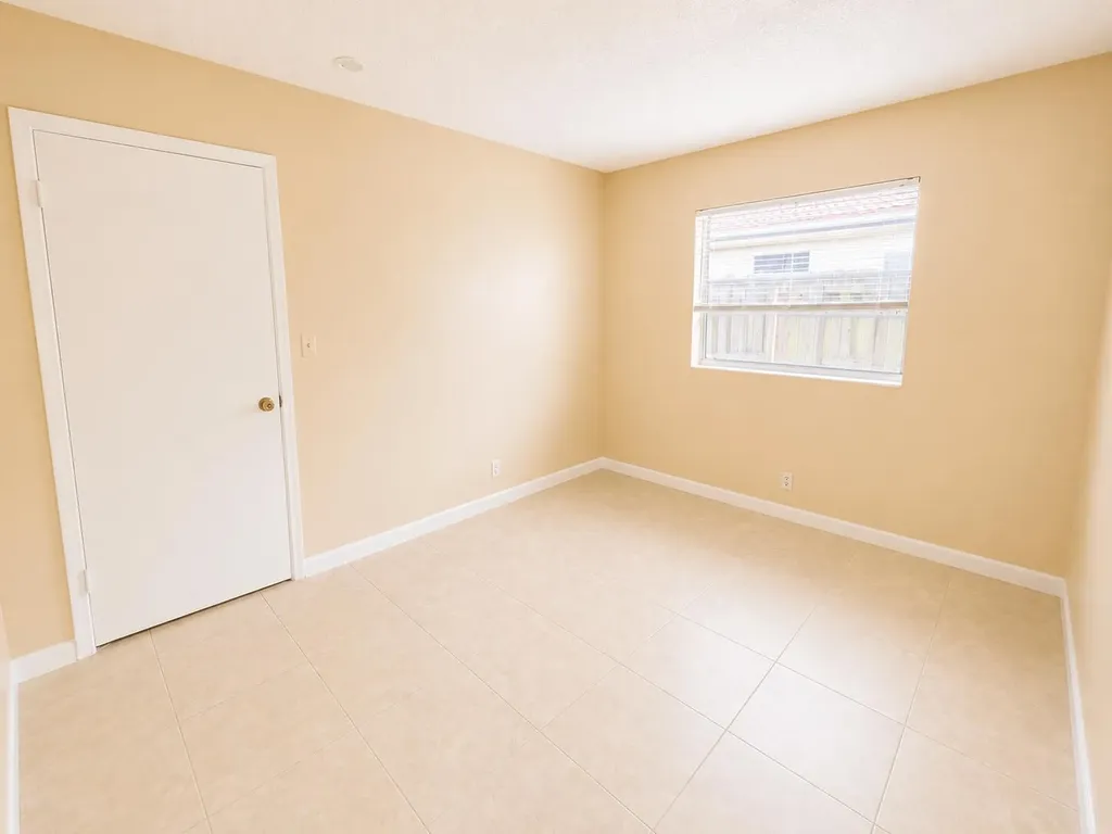 4125 Woodside Drive Coral Springs FL 33065