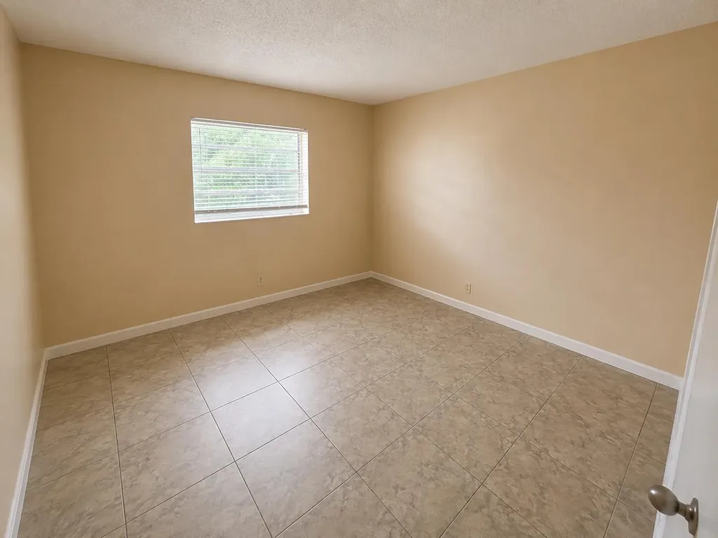 4125 Woodside Drive Coral Springs FL 33065