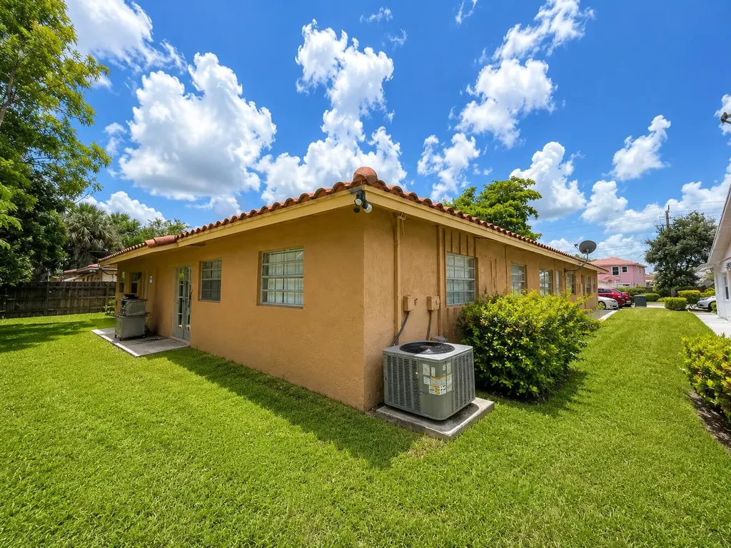4125 Woodside Drive Coral Springs FL 33065