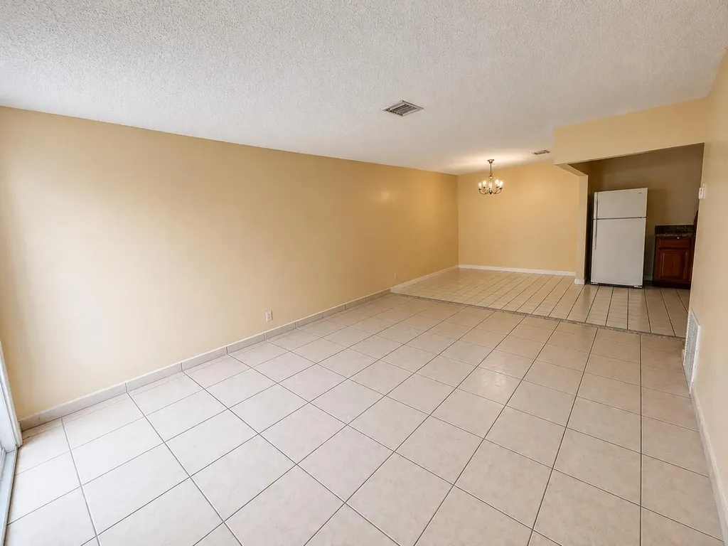 4125 Woodside Drive Coral Springs FL 33065