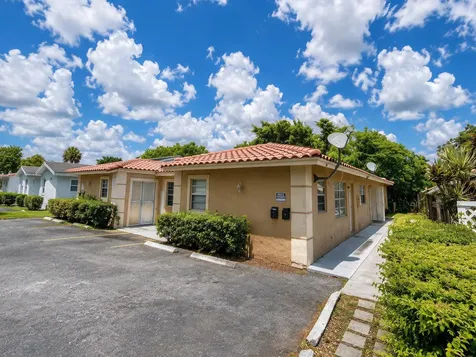 4125 Woodside Drive Coral Springs FL 33065