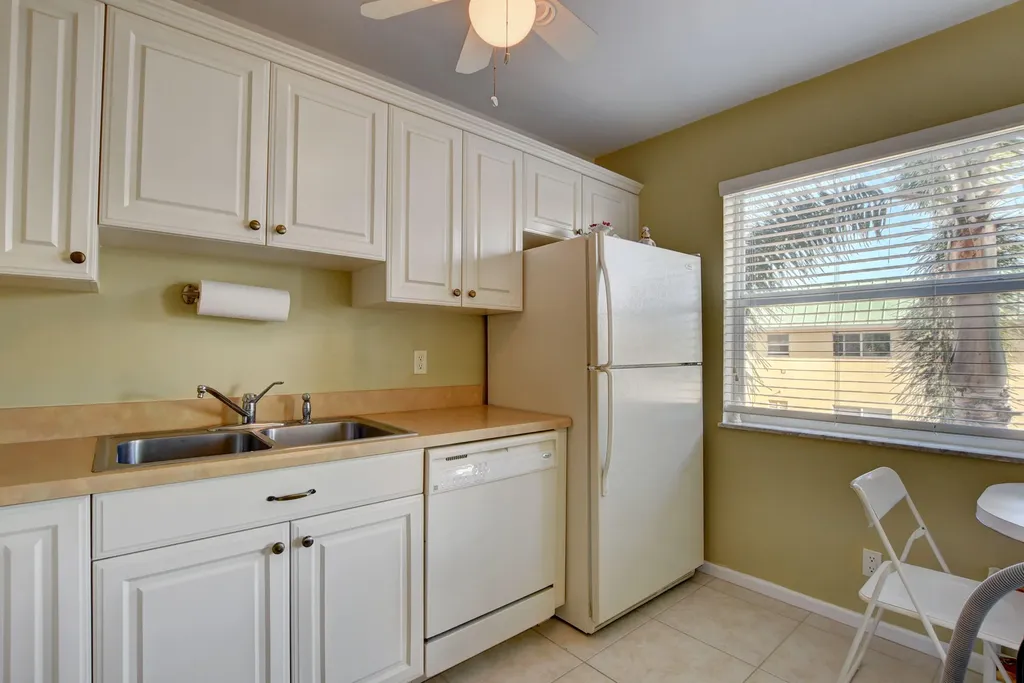 29 Colonial Club Drive Boynton Beach FL 33435