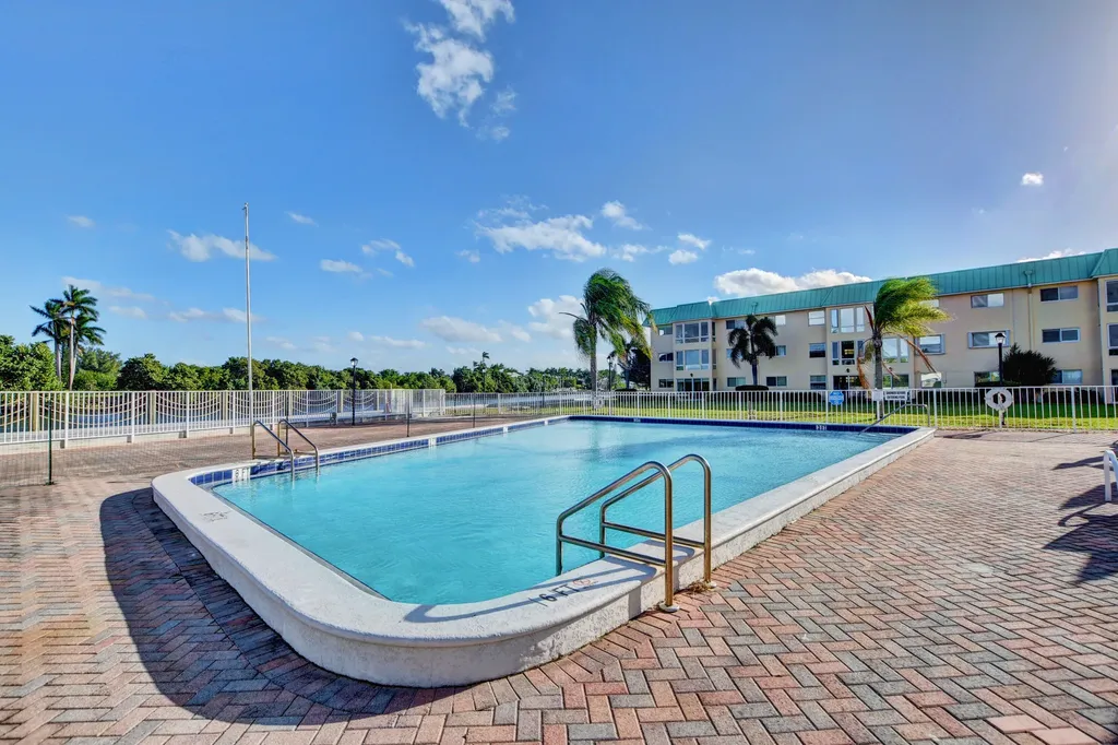 29 Colonial Club Drive Boynton Beach FL 33435