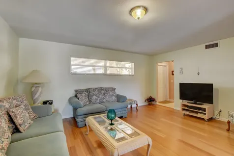 29 Colonial Club Drive Boynton Beach FL 33435