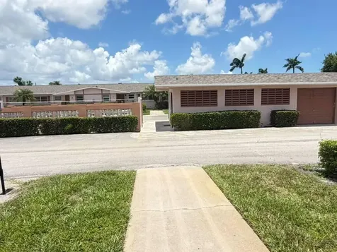 2727 Dudley Drive W West Palm Beach FL 33415