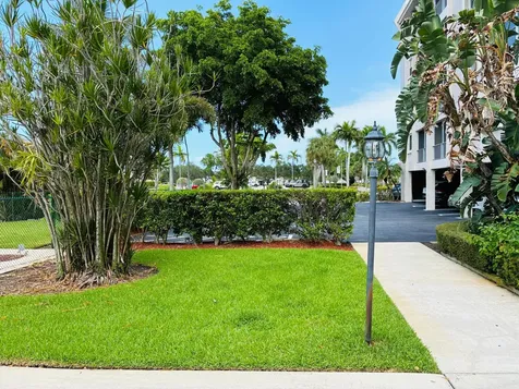 505 Spencer Drive NW West Palm Beach FL 33409