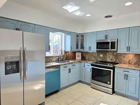 806 N 31st Court Hollywood FL 33021