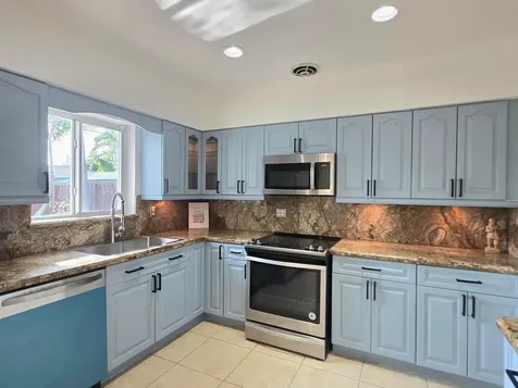 806 N 31st Court Hollywood FL 33021