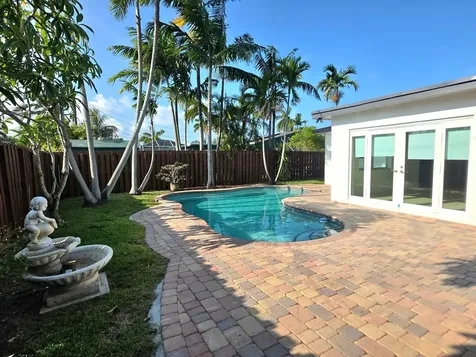 806 N 31st Court Hollywood FL 33021
