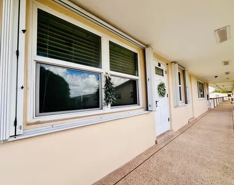 210 Easthampton I West Palm Beach FL 33417