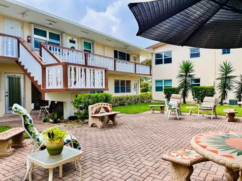 210 Easthampton I West Palm Beach FL 33417