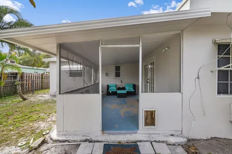 336 S Chillingworth Drive West Palm Beach FL 33409