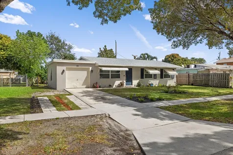 336 S Chillingworth Drive West Palm Beach FL 33409