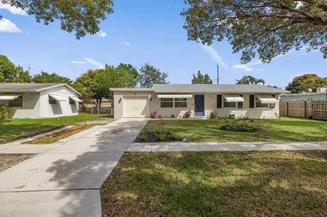 336 S Chillingworth Drive West Palm Beach FL 33409