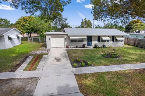 336 S Chillingworth Drive West Palm Beach FL 33409