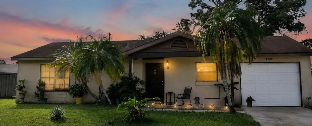 2522 SE Mariposa Avenue Port St Lucie FL 34952