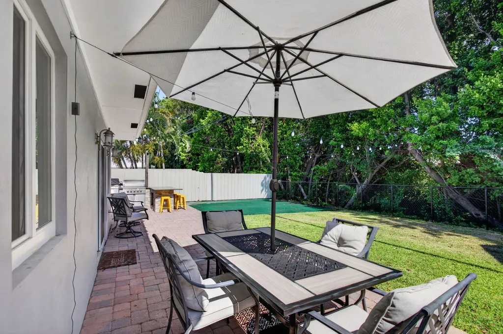 1270 SE 14th Court Deerfield Beach FL 33441