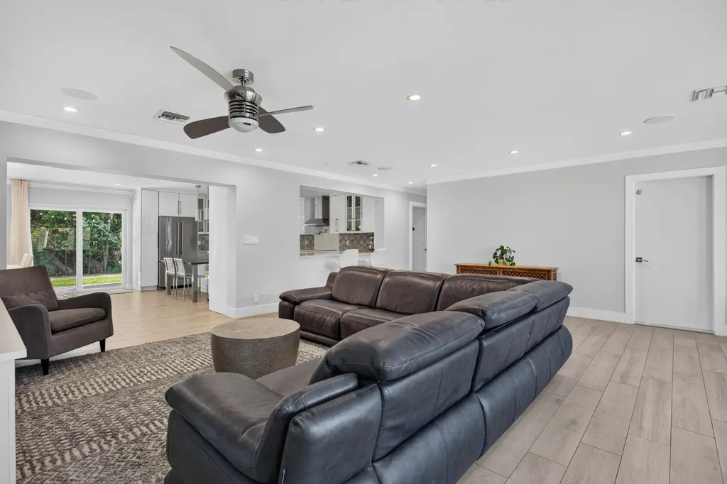 1270 SE 14th Court Deerfield Beach FL 33441
