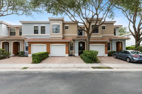 138 E Astor Circle Delray Beach FL 33484